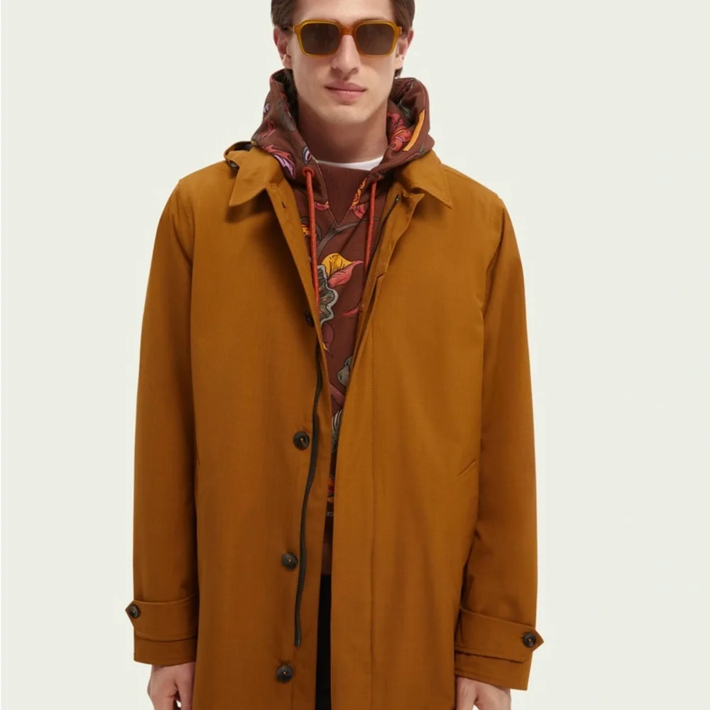 Scotch & Soda Brown Raincoat with Hood and Zipper - Picture 2 of 15